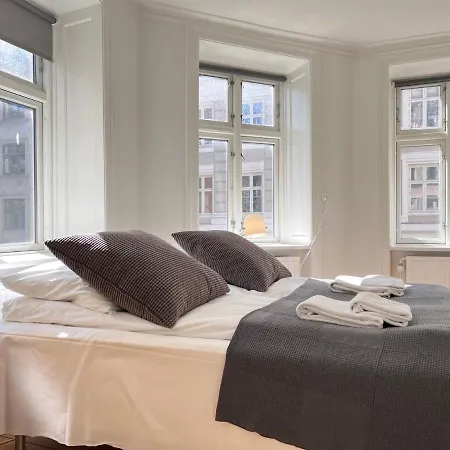 Located In Cozy Area Of Appartement