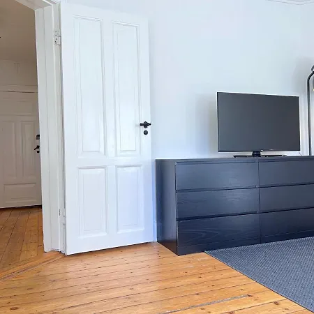 Located In Cozy Area Of Appartement