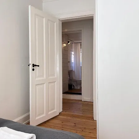 Located In Cozy Area Of Appartement *